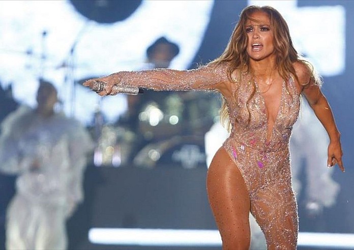 Jennifer Lopez: Με iconic hairstyle της Barbie