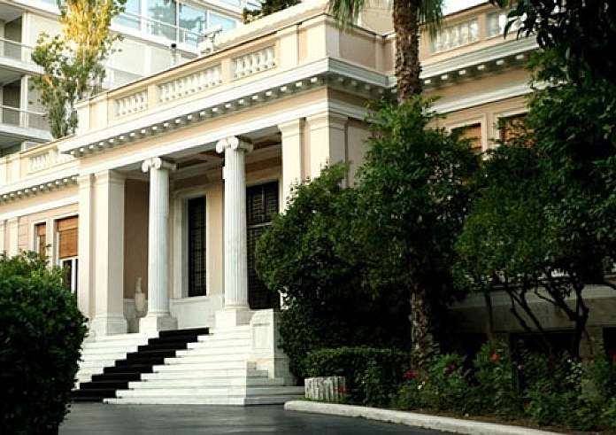 Ορκίστηκαν Γιάννης Οικονόμου και Γιάννης Βρούτσης μετά την παραίτηση του Νότη Μηταράκη