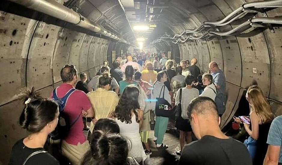 Μάγχη σαν ταινία καταστροφής: Επιβάτες εγκλωβίστηκαν για πέντε ώρες στη σήραγγα
