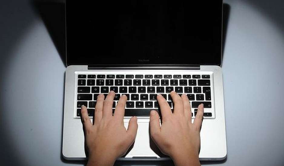 Σοκ στη Χαλκίδα: Νεαρός παρενοχλούσε σεξουαλικά ανήλικες μέσω διαδικτύου