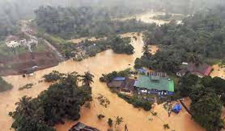 Μαλαισία: Τουλάχιστον 4 νεκροί - 40 χιλιάδες εγκατέλειψαν τα σπίτια τους λόγω των πλημμυρών