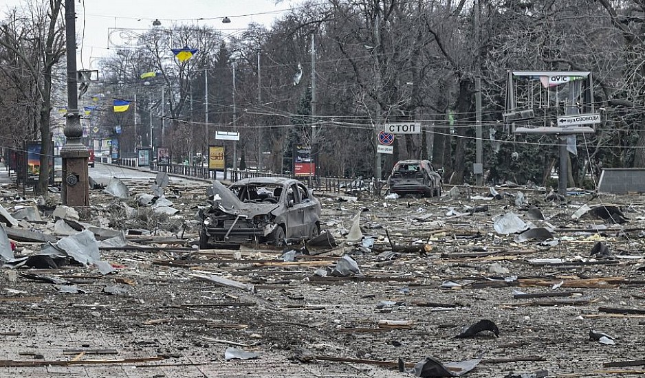 Ουκρανία: Εγκλωβισμένοι στην παγωμένη κόλαση της Μαριούπολης 100 χιλιάδες άνθρωποι