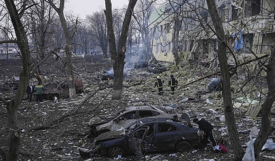 Πόλεμος στην Ουκρανία: Μάχες στα προάστια της πόλης - Εγκλωβισμένοι 100.000 άμαχοι στην κόλαση της Μαριούπολης