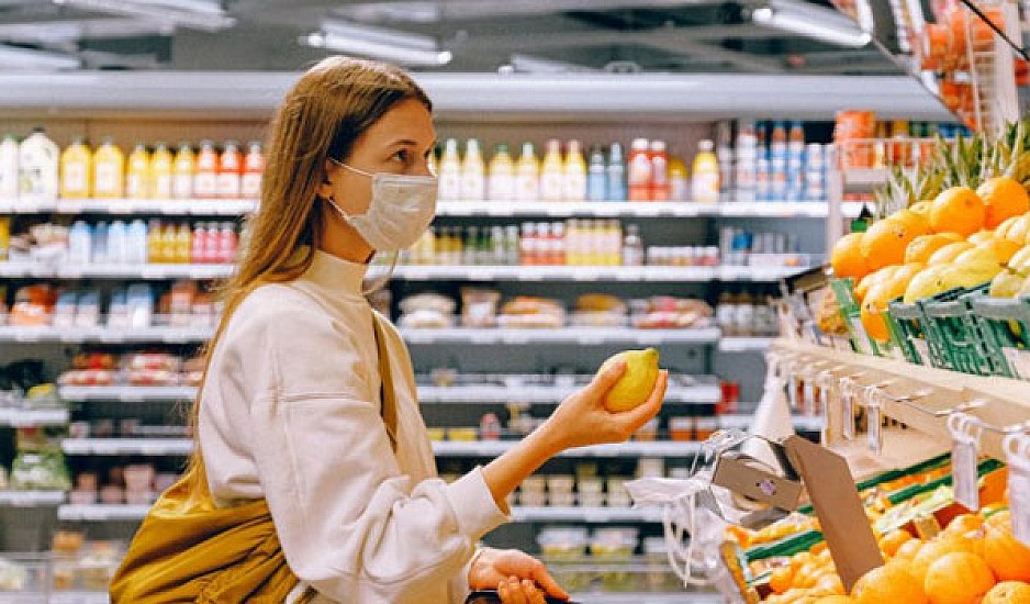 Αυστρία: Yποχρεωτική χρήση μάσκας σε σουπερμάρκετ, τράπεζες, ταχυδρομεία