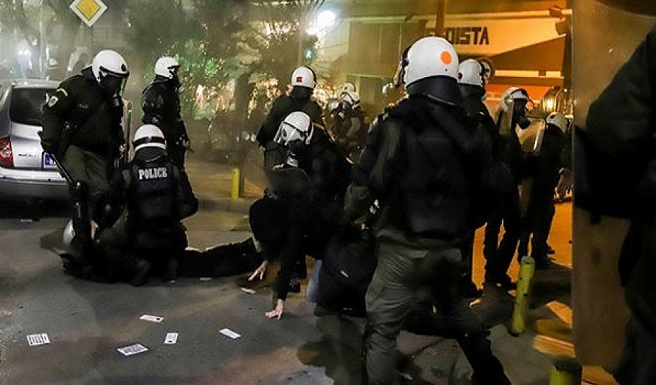 Επιθέσεις  κατά των ΜΑΤ σε Εξάρχεια και  Θεσσαλονίκη - Δεχθήκαμε δολοφονική επίθεση