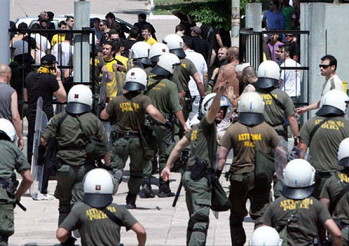 Θεσσαλονίκη: Τα ΜΑΤ εκκένωσαν την Πρυτανεία του ΑΠΘ από καταληψίες