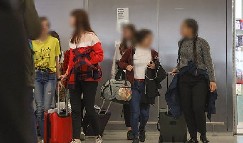 Στην Ελλάδα επέστρεψαν οι πρώτοι μαθητές απο την Ιταλία λόγω κορονοϊού