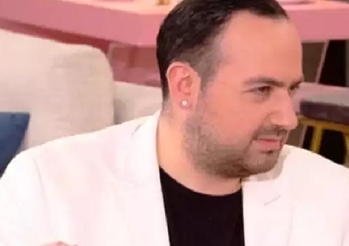 Μαυρίκιος Μαυρικίου: Η παρουσιάστρια ζήτησε 12.000 ευρώ για να έρθει να παίξει μουσική για 45 λεπτά