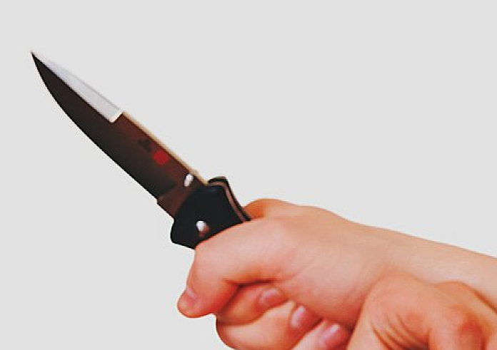 Βόλος: Ανήλικοι επιτέθηκαν σε 12χρονο με μαχαίρι για μια μπλούζα του NBA