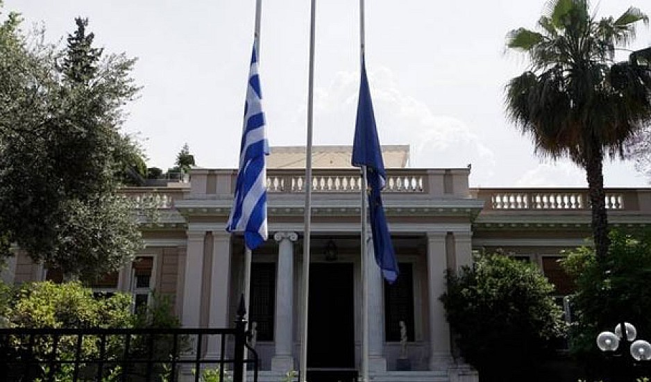 Spiegel: Η Ελλάδα πρέπει να αναπνεύσει και η Ευρώπη να συμφωνήσει με χαμηλότερα πλεονάσματα