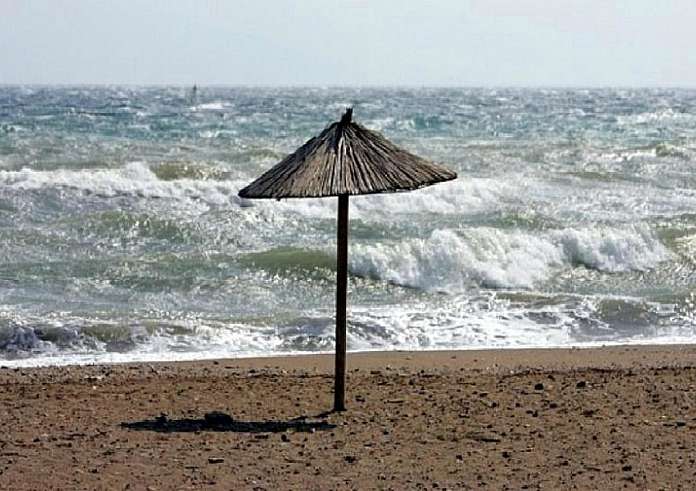 Καιρός: Στους 38 βαθμούς και πάλι η θερμοκρασία σήμερα - Ισχυρά μελτέμια στο Αιγαίο