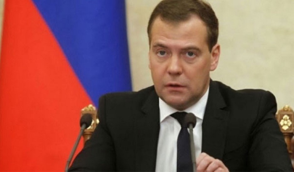 Μενβέντεφ: Η Ρωσία πρέπει να προετοιμάζεται για μια πιθανή επιθετική ενέργεια