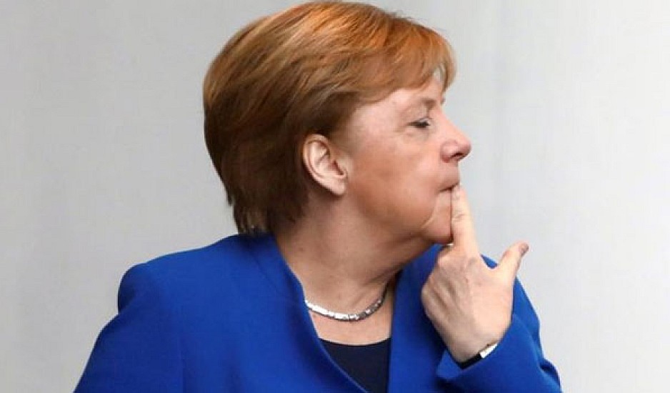 Διάσκεψη Βερολίνου: Η Μέρκελ έτρωγε τα νύχια της από το άγχος!