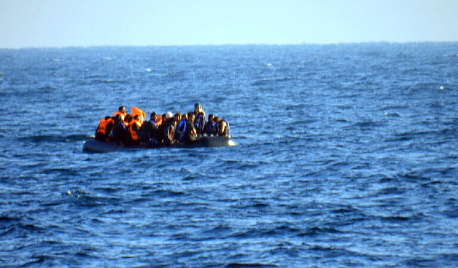 Αγνοείται σκάφος με 500 μετανάστες – Ανάμεσά τους ένα νεογέννητο και έγκυες