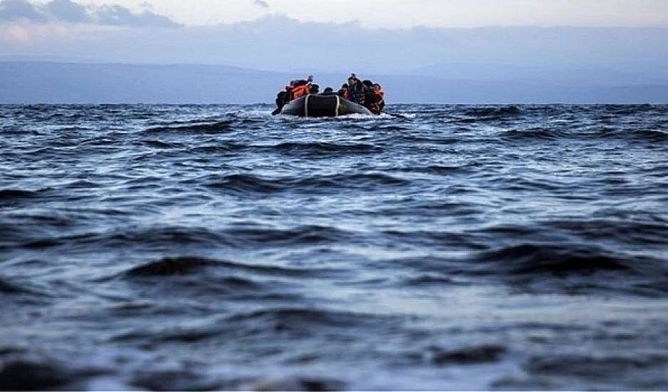 Διάσωση 42 μεταναστών στη Χίο - Συνελήφθη ο 20χρονος χειριστής της λέμβου