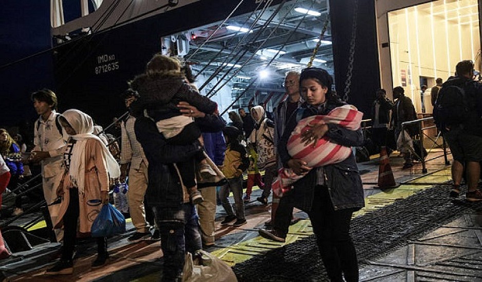 Μετακίνηση 500 αιτούντων άσυλο από Λέσβο και Σάμο στην επικράτεια