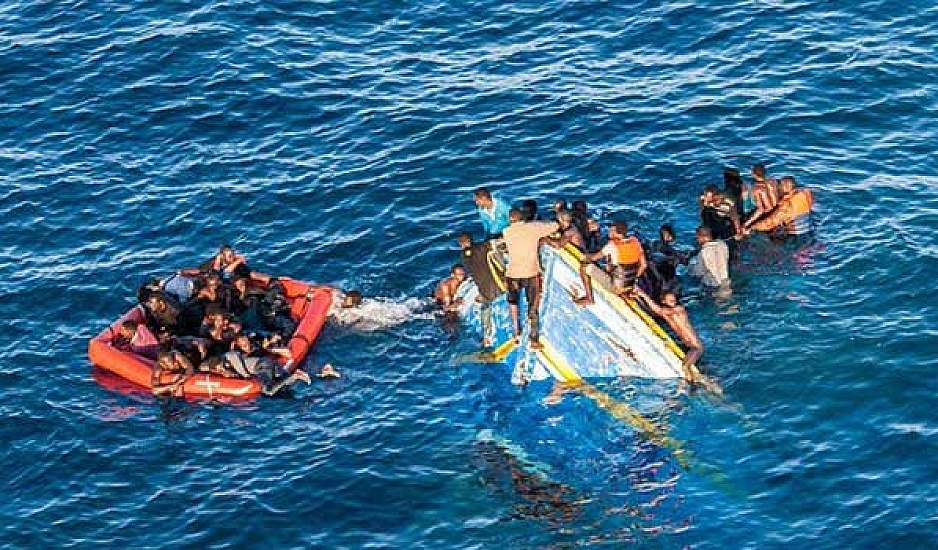 Λέσβος: Διακινητές έσκισαν βάρκα και προκάλεσαν ναυάγιο – Διασωθήκαν 40 μετανάστες