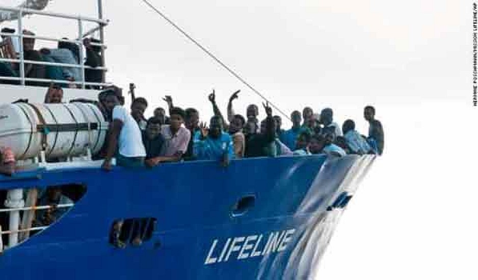 SOS από πλοιάριο με 100 μετανάστες ανοιχτά της Λιβύης