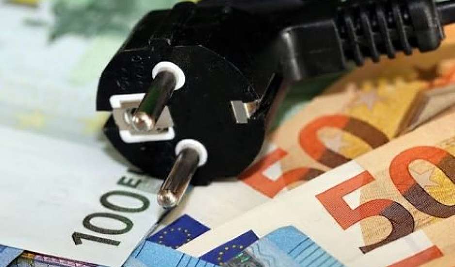 Φθηνό ρεύμα και επιδοτήσεις στους λογαριασμούς: Νέος οδηγός για να μην έχετε υπέρογκες χρεώσεις