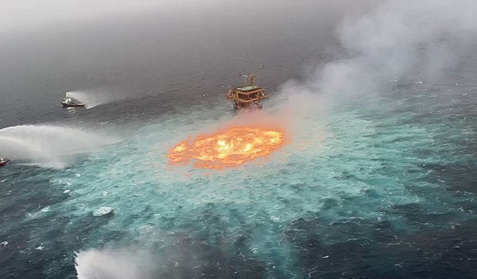 Πύρινο μάτι στον ωκεανό του Μεξικό: Πυρκαγιά από διαρροή αερίου σε υποβρύχιο αγωγό