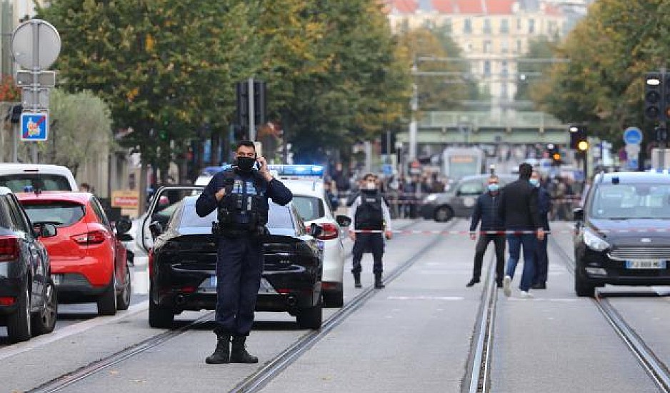Μαύρη ημέρα για τη Γαλλία: Αιματηρές επιθέσεις σε Νίκαια, Αβινιόν και γαλλικό προξενείο στη Τζέντα
