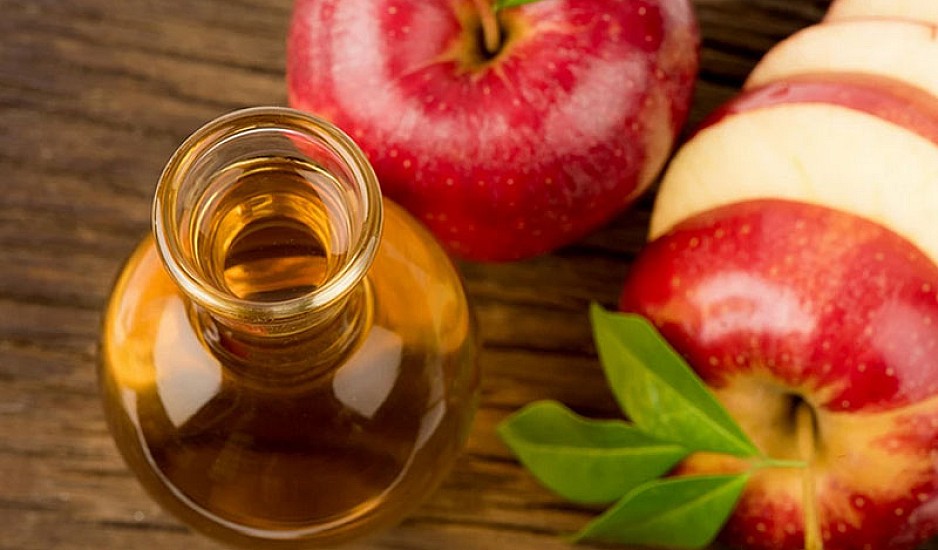 Απλοί τρόποι για να προσθέσετε περισσότερο μηλόξυδο στη διατροφή σας