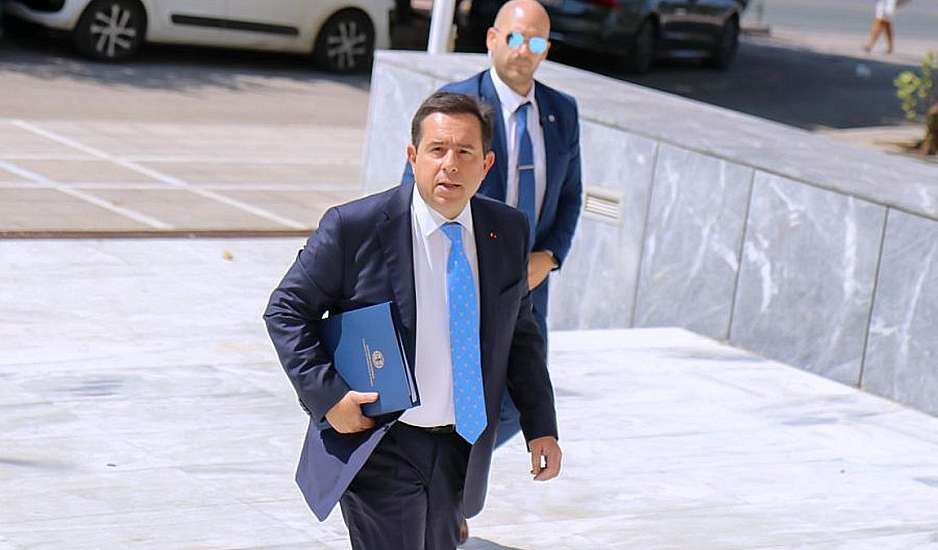 Νότης Μηταράκης: Η έφιππη αστυνομία, οι διακοπές και το άδειασμα από τον πρωθυπουργό