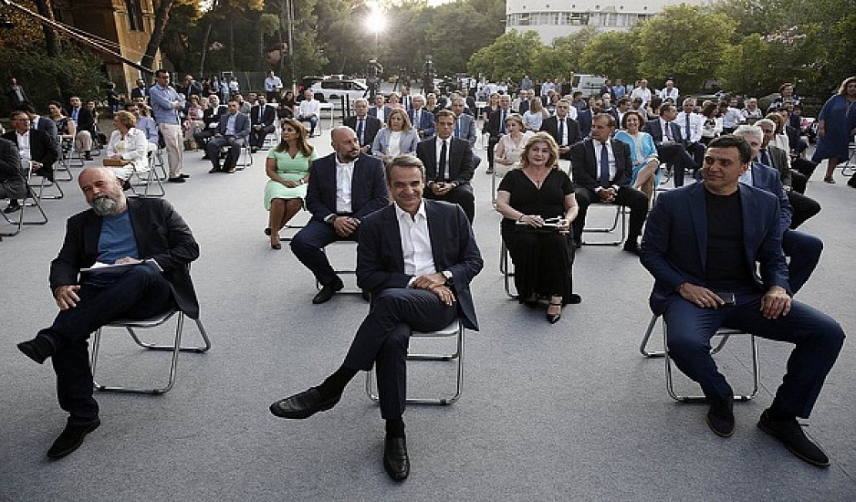 Παράδειγμα προς μίμηση παγκοσμίως η Ελλάδα στην αντιμετώπιση της πρωτοφανούς πανδημίας