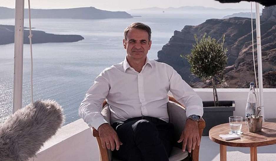 Σχέδιο δράσης του υπουργείου Τουρισμού για την αποτροπή ακυρώσεων και τη στήριξη του τουρισμού στη Σαντορίνη