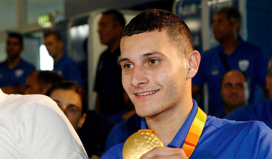 Χρυσό μετάλλιο με πανελλήνιο ρεκόρ ο Μιχαλεντζάκης στην κολύμβηση