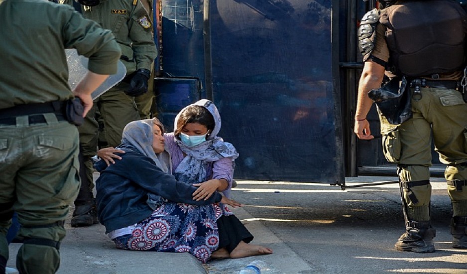 Spiegel για Μόρια: Οι ελληνικές αρχές βλέπουν τους πρόσφυγες ως απειλή