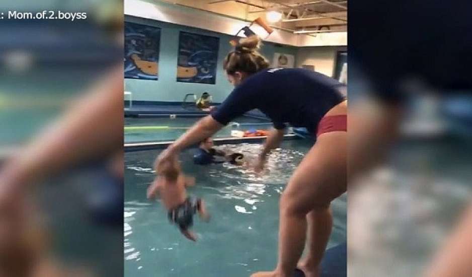 Σάλος με βίντεο  που δείχνει εκπαιδεύτρια να πετά βρέφος σε πισίνα