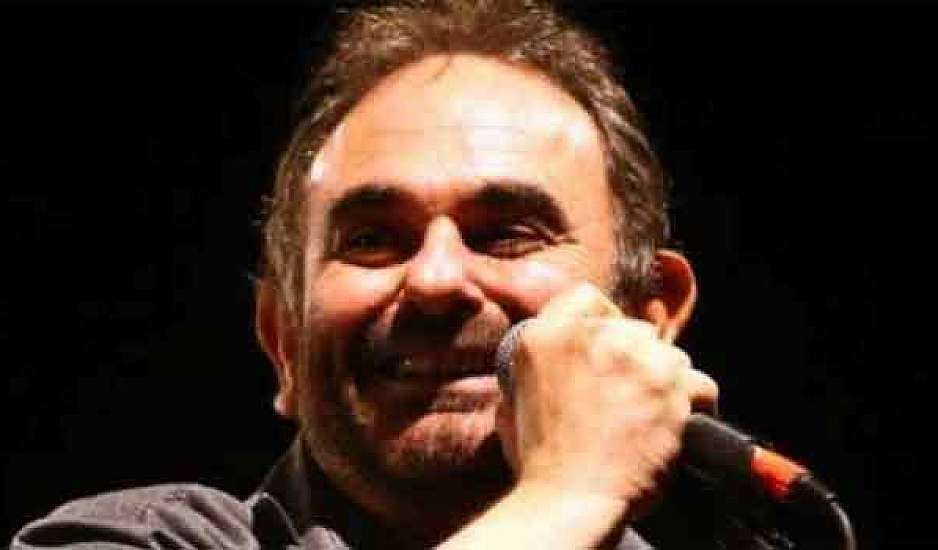Σάκης Μπουλάς: Αποκαλύψεις για τη ζωή του - Μου φαινόταν σαν ένα μεγάλο παιδί που θέλει να το αγαπάμε αλλά ντρέπεται να το πει