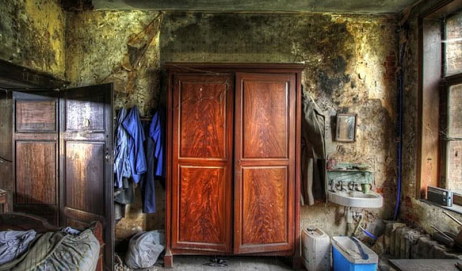 Το μυστήριο σπίτι στη Βόνιτσα: Οι ένοικοι έβρισκαν σχισμένα τα ρούχα τους