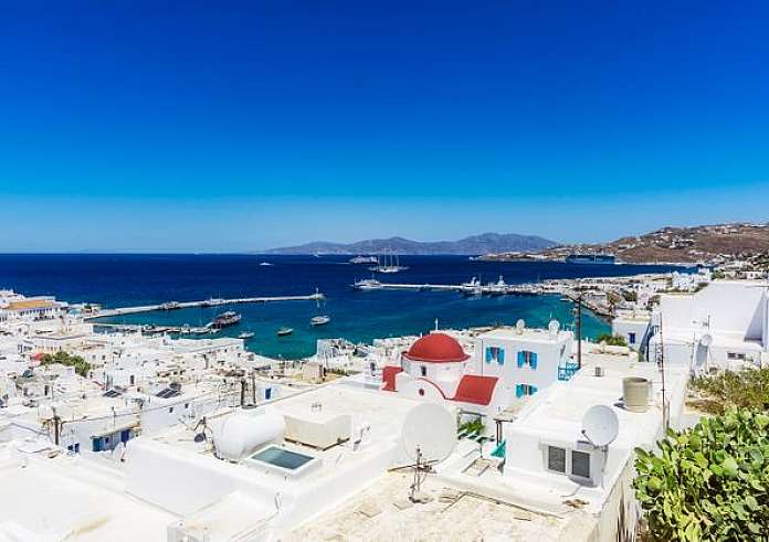 Μύκονος: Τέσσερις συλλήψεις για ναρκωτικά σε βίλα που λειτουργούσε ως κλαμπ
