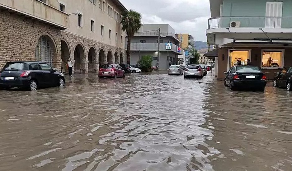 Πλημμύρα στο Ναύπλιο μετά την ξαφνική νεροποντή