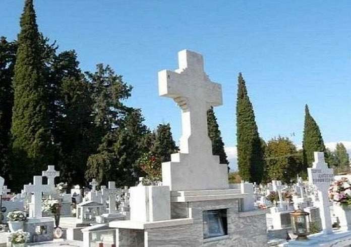 Θεσσαλονίκη: Κλέβουν ακόμη και μπουκάλια με λάδι από τα νεκροταφεία