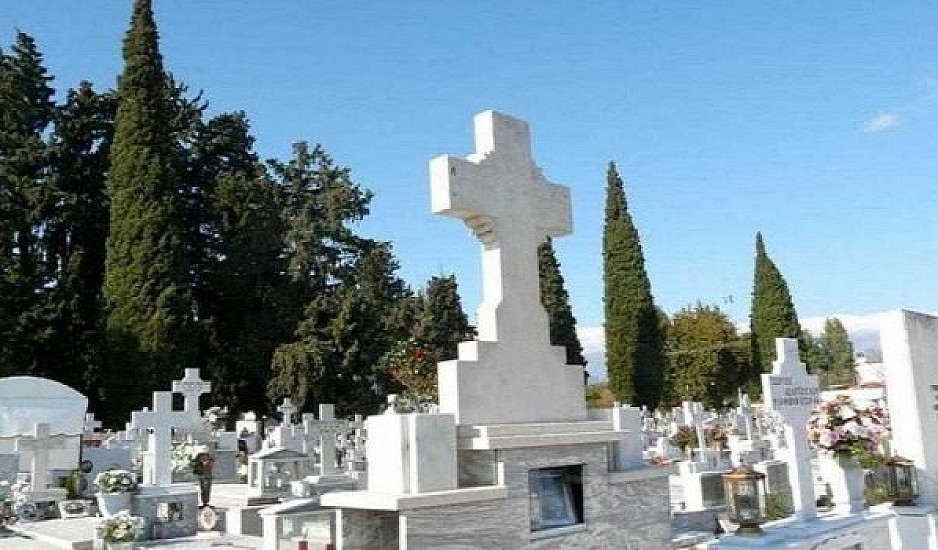 Μεσσηνία: Ξέθαψαν νεκρή και βεβήλωσαν τάφους
