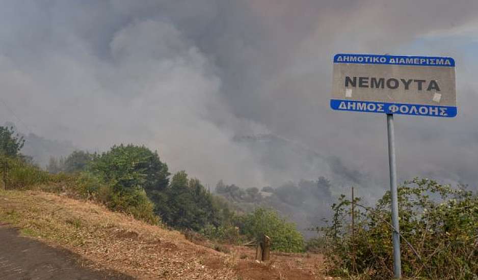 Συνεχίζεται η μάχη των πυροσβεστών στην Πελοπόννησο