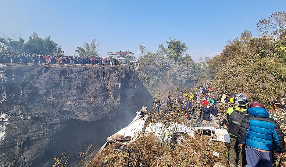 Τραγωδία στο Νεπάλ: Σοκάρουν οι εικόνες από την πτώση του αεροπλάνου -  Στους 68 οι νεκροί