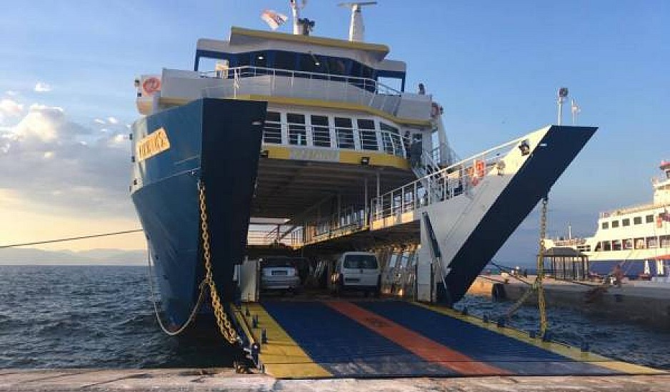Έξαλλοι οι επιβάτες του ferry με το ναύτη που τον πήρε ο ύπνος