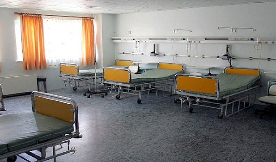 Στρατιωτικές σκηνές για την υποδοχή εμπύρετων ασθενών στο νοσοκομείο Αγίου Παύλου