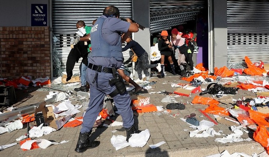 Νότια Αφρική: Στους 337 οι νεκροί από τα βίαια επεισόδια