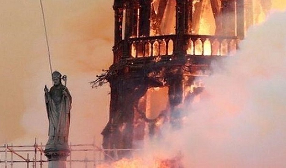 Παναγία των Παρισίων: "Κλειδί" για τα αίτια της πυρκαγιάς εικόνες από κάμερα της εκκλησίας