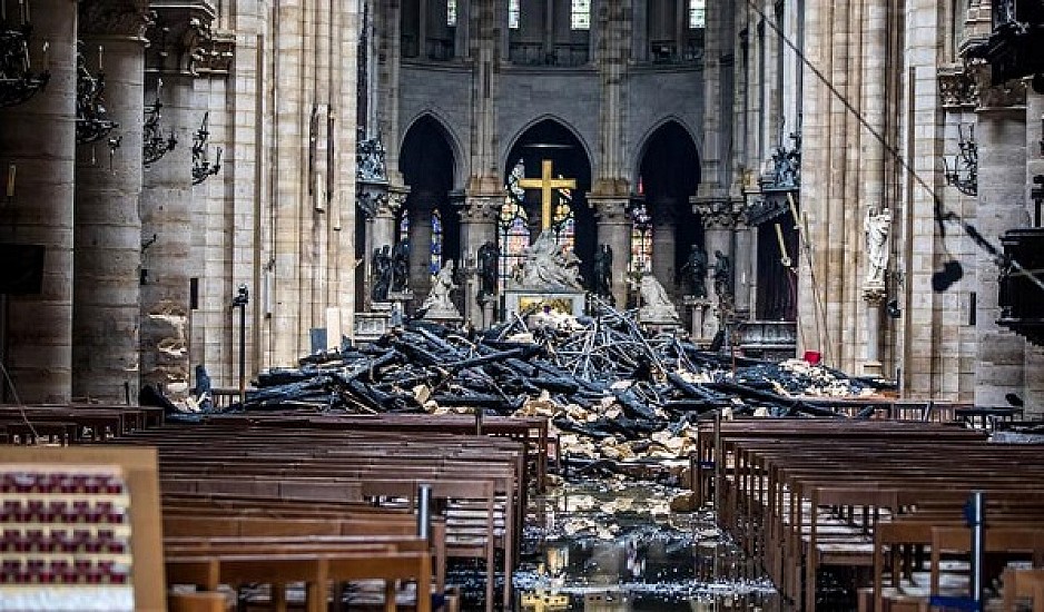 Guardian: Η καταστροφή της Notre Dame ως προειδοποίηση για την Ευρώπη