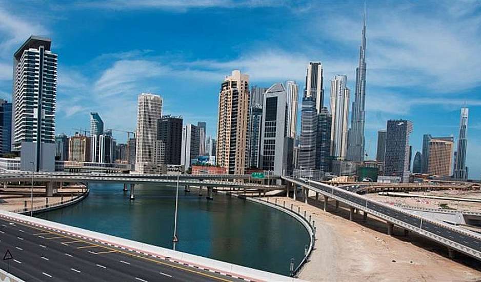 Ντουμπάι: Στο Ρεκόρ Γκίνες η μεγαλύτερη και βαθύτερη πισίνα στον κόσμο