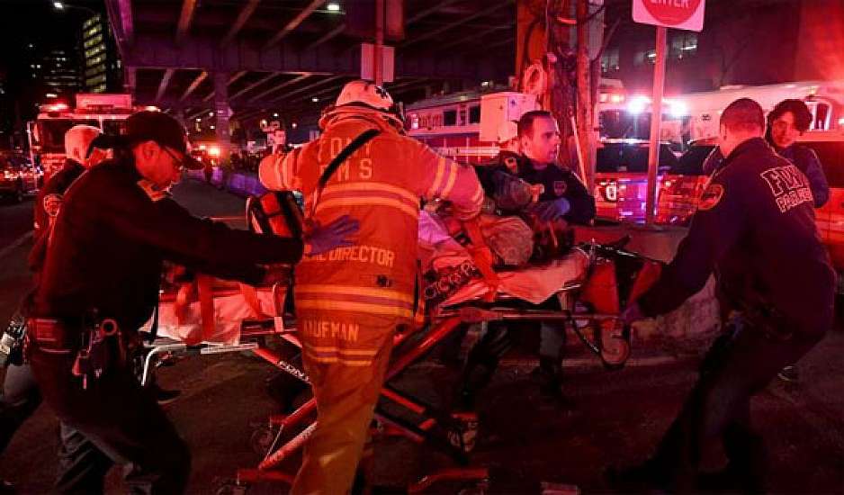 Ελικόπτερο συνετρίβη στη Νέα Υόρκη. Πέντε νεκροί, σώθηκε ο πιλότος