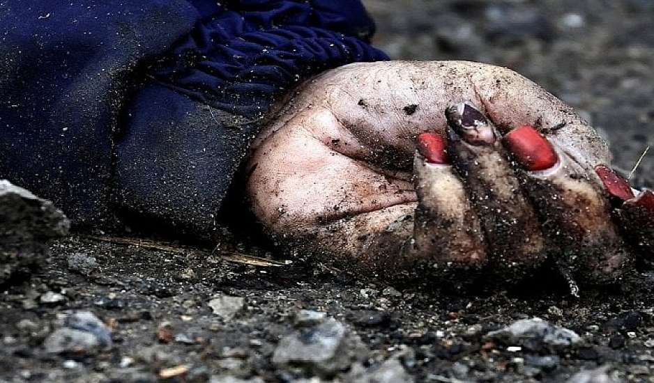 Πόλεμος στην Ουκρανία: Η τραγική ιστορία της γυναίκας με τα κόκκινα νύχια που έπεσε νεκρή στην Μπούτσα