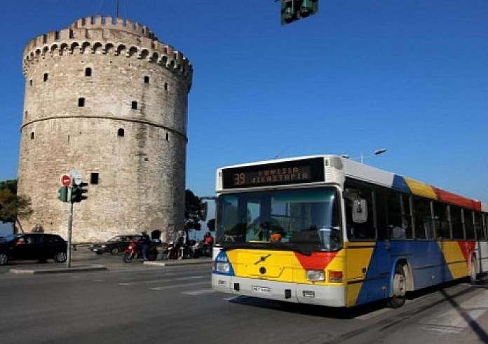 «Λαμπάδιασε» λεωφορείο στην Θεσσαλονίκη - Υπήρχαν επιβάτες στη στάση