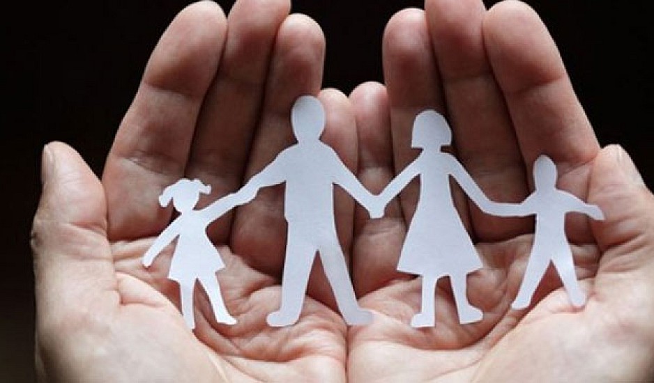 Δημογραφικό πρόβλημα: Τα νέα μέτρα της κυβέρνησης για τη στήριξη της οικογένειας